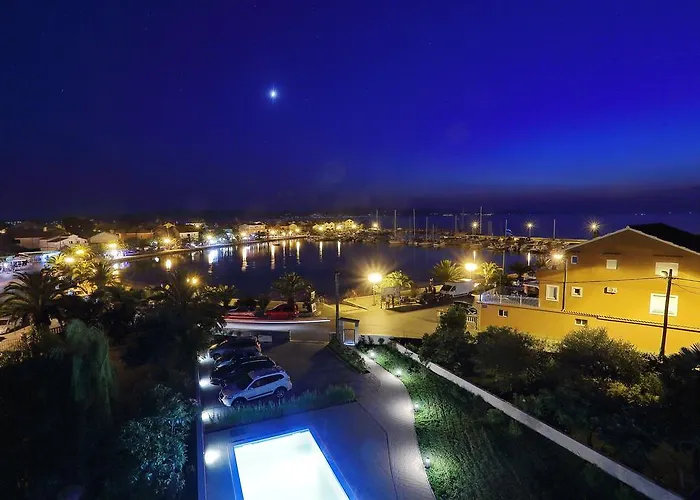 Luxury Apartments Sikiric With Fantastic View On The Sea Bibinje
