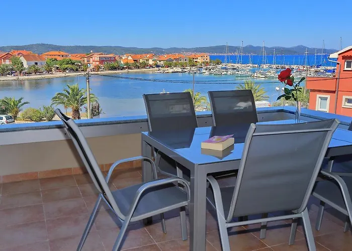 Luxury Sikiric With Fantastic View On The Sea Bibinje